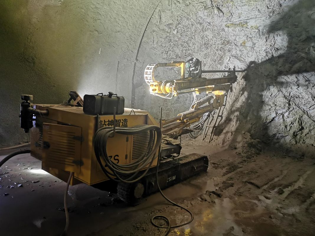 Pengerjaan Terowongan Crawler Rockbolt Jenis Rock Drill Rig 18kw Daya Dampak R32/R38/T38/T45 Shank